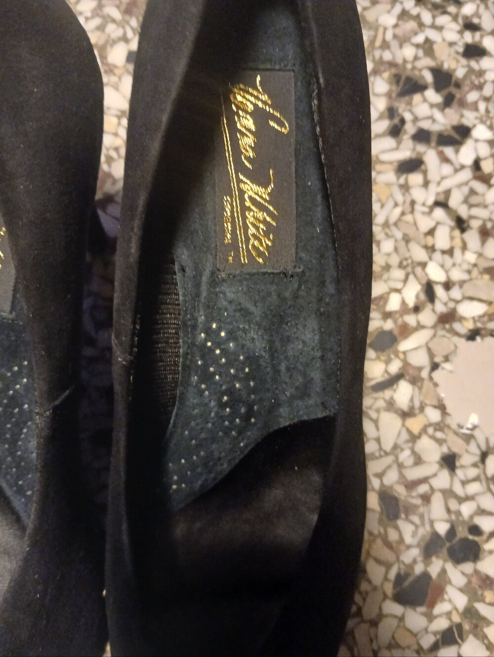 Vintage Vanna White, Black With Gold Trim Kitten Heels Size 9 - Picture 6 of 11